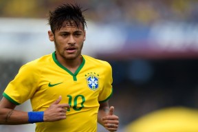 kering.com-勇士凭借团队合作胜太阳，库里和穆迪表现突出，勇士 穆迪